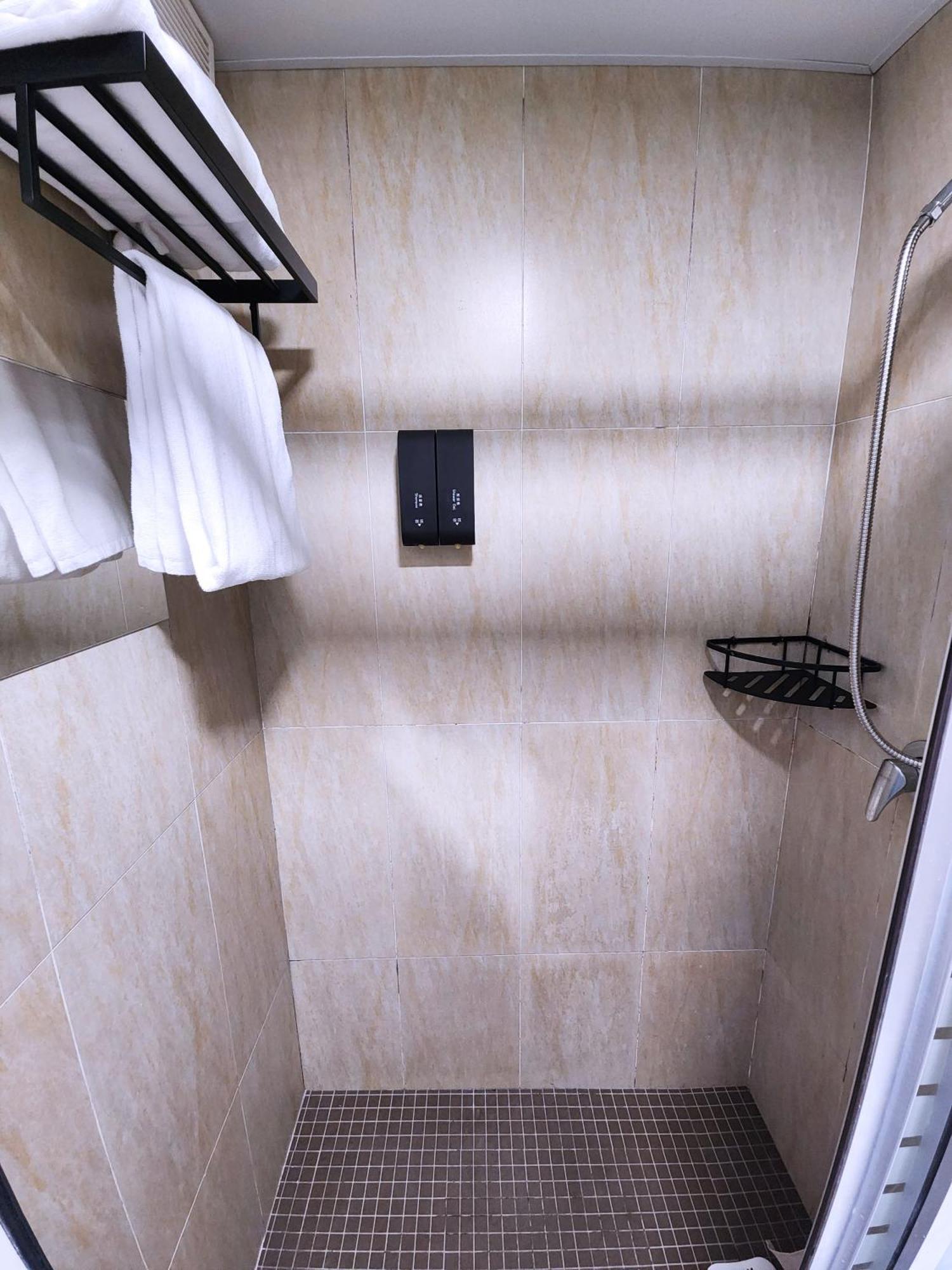 Pillows Coliving Hong Kong Exterior photo
